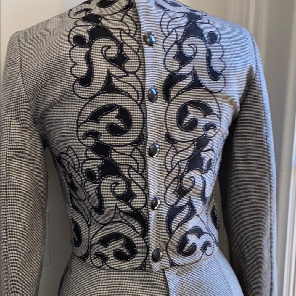 GIANNI VERSACE COUTURE JACKET & SKIRT SUIT - Picture 1 of 8